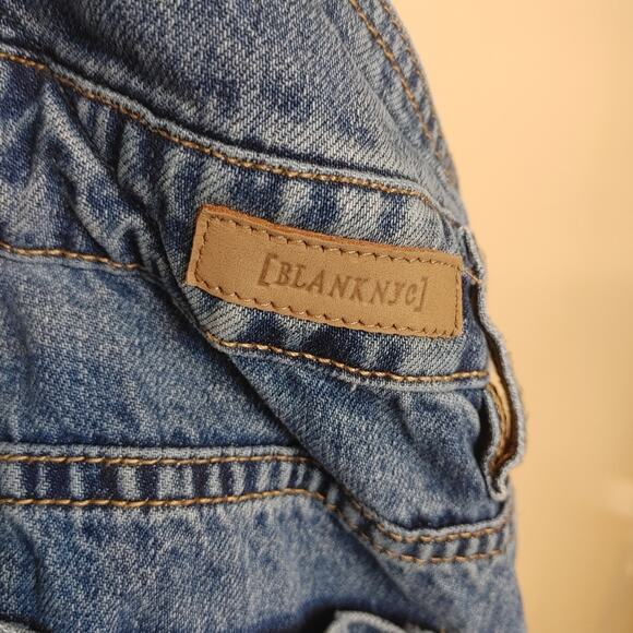 Blank NYC Size 27 Short Overalls Pocket Distressed Raw Hem Summer Cotton Blue - Picture 7 of 11